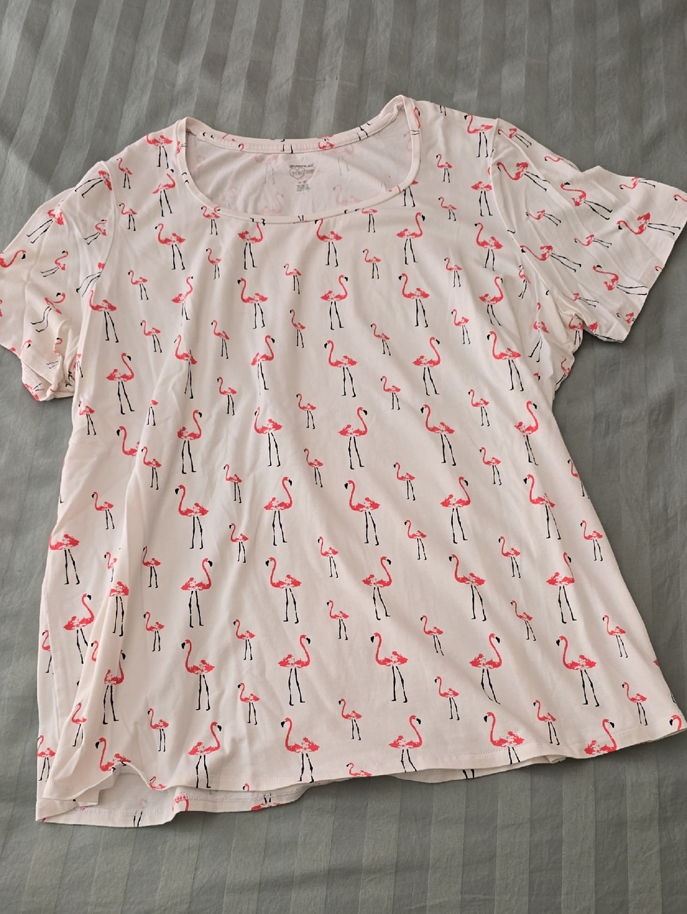 Avenue Cream Tee with Pink Flamingo